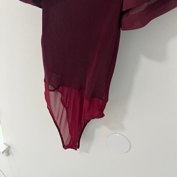 NEW Fashion Nova Adeline Ruffle Burgundy Red Bodysuit Size XS - Picture 6 of 7